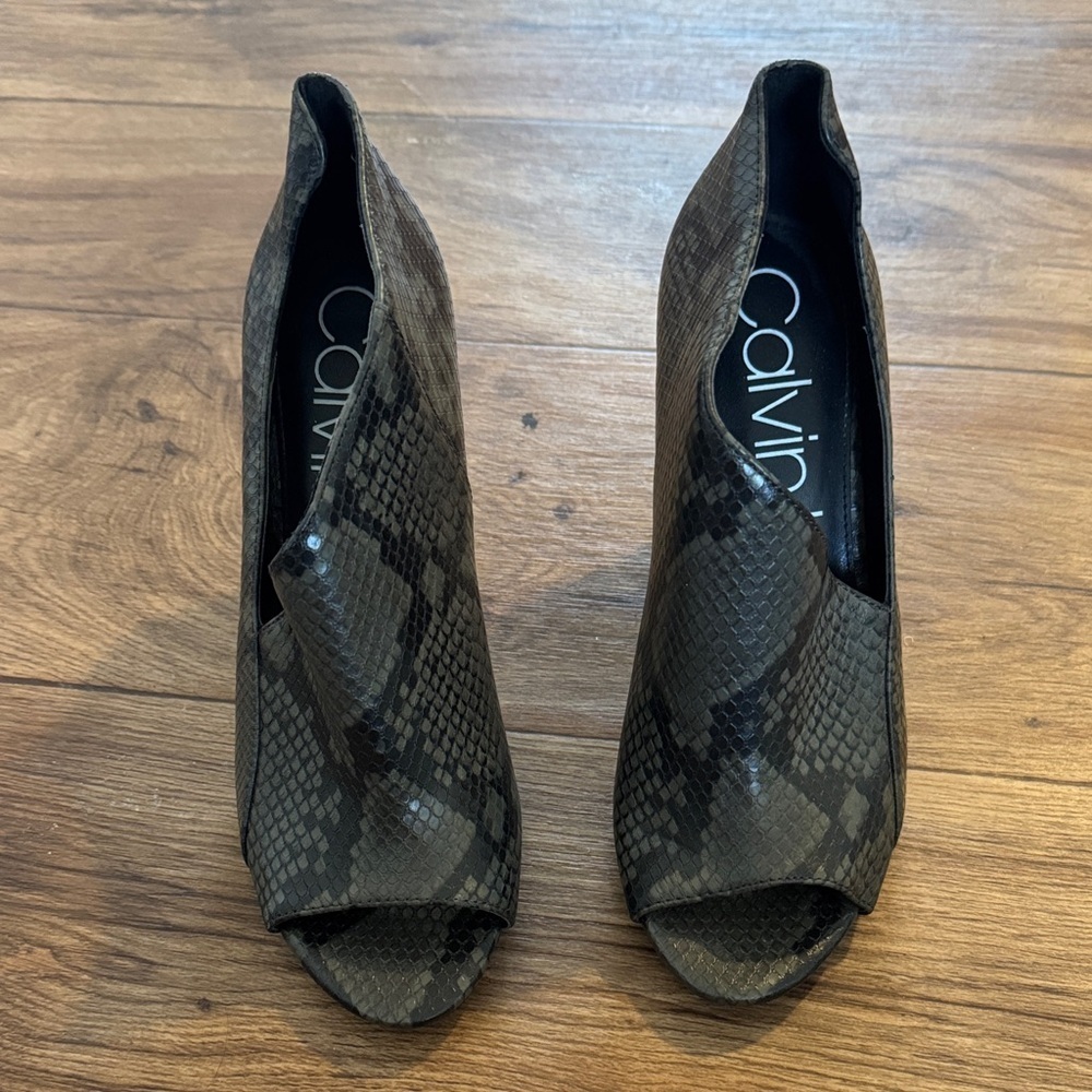 Calvin Klein Women's Snake Print Peep Toe Heels - Black and Brown